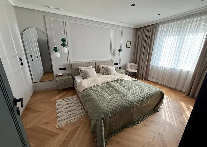 New In The Center דירה